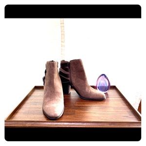 SZ 10 Dolce Vita ankle boots